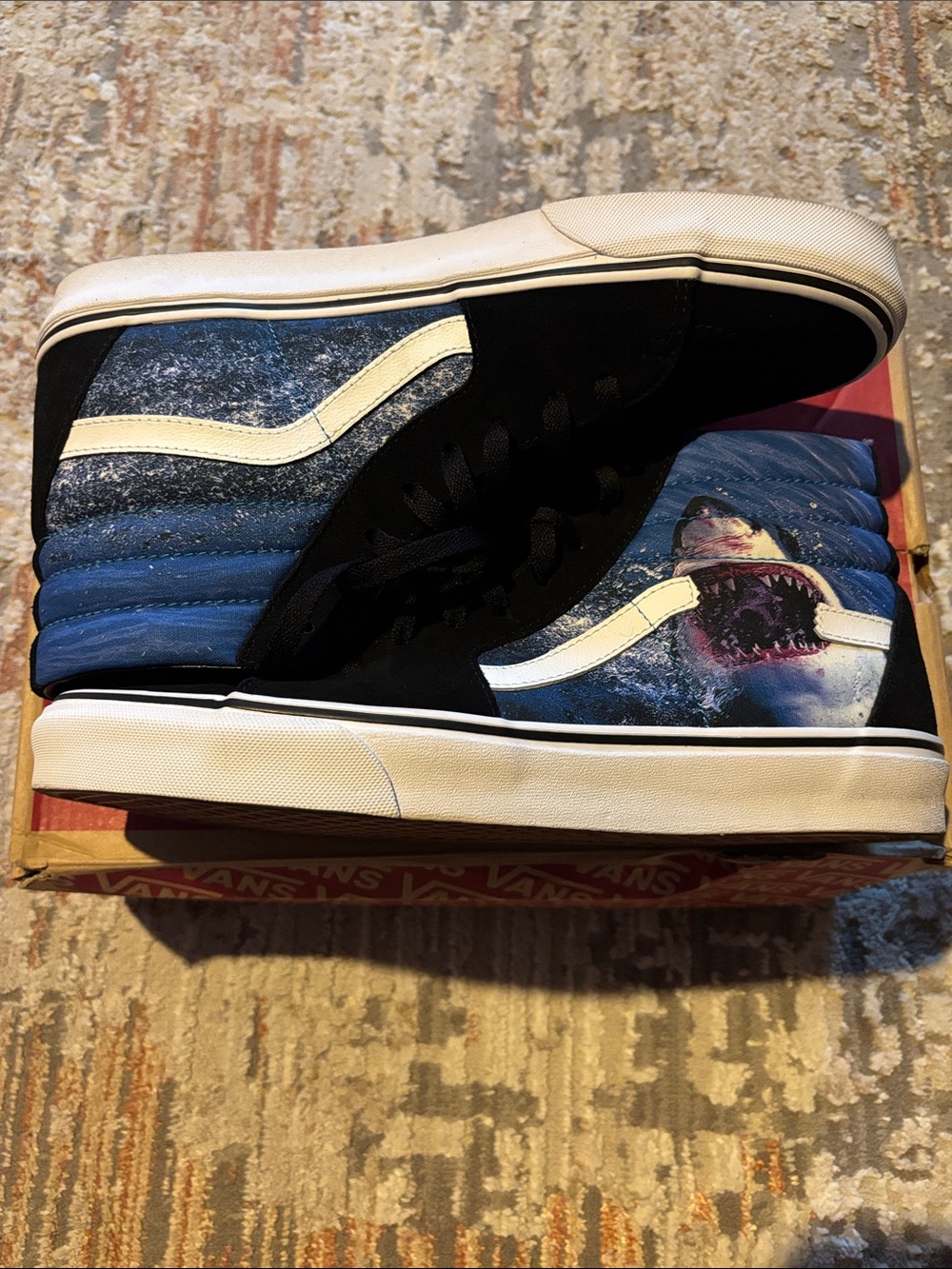 Vans Discovery shark week (2019)